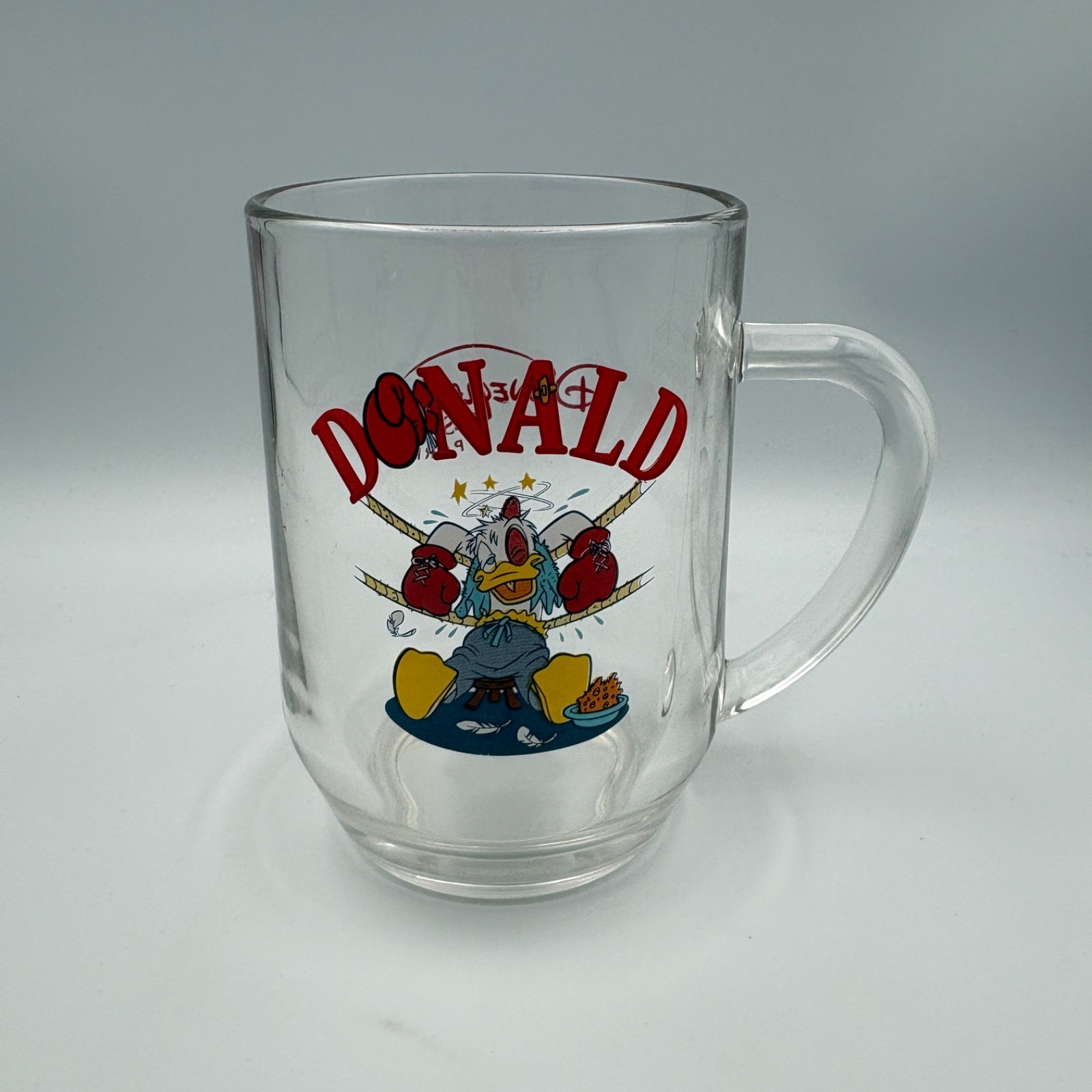 Walt Disney Donald Duck Boxing Glass Disneyland Paris Resort Exclusive 1pt