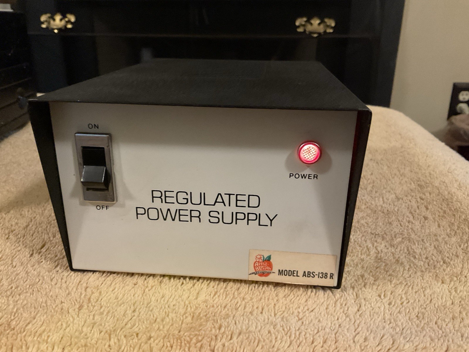 Apple Blossom Regulated Power Supply 13.8 VDC 4 Amp, Model ABS-138R