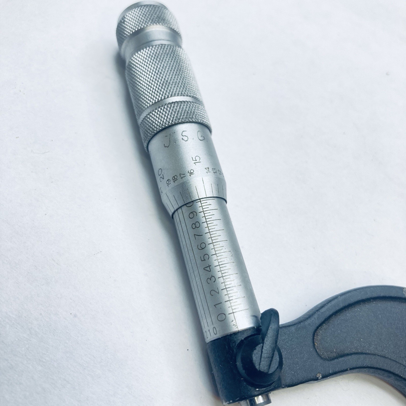 Brown and Sharpe Outside Micrometer 2"-3" Range - Carbide - .0001" Grads w/Case