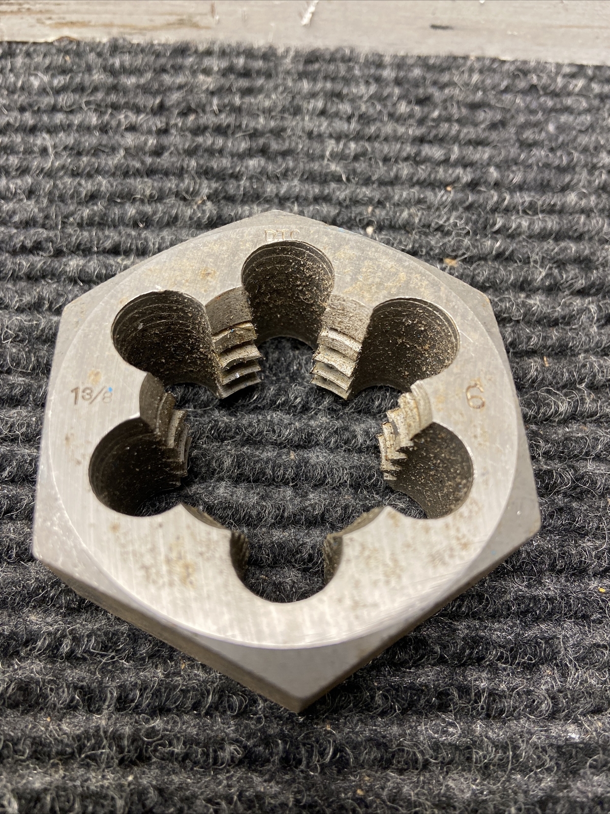 Used DTC 1-3/8"-6 Hss Adjustable Round Split Die Chase