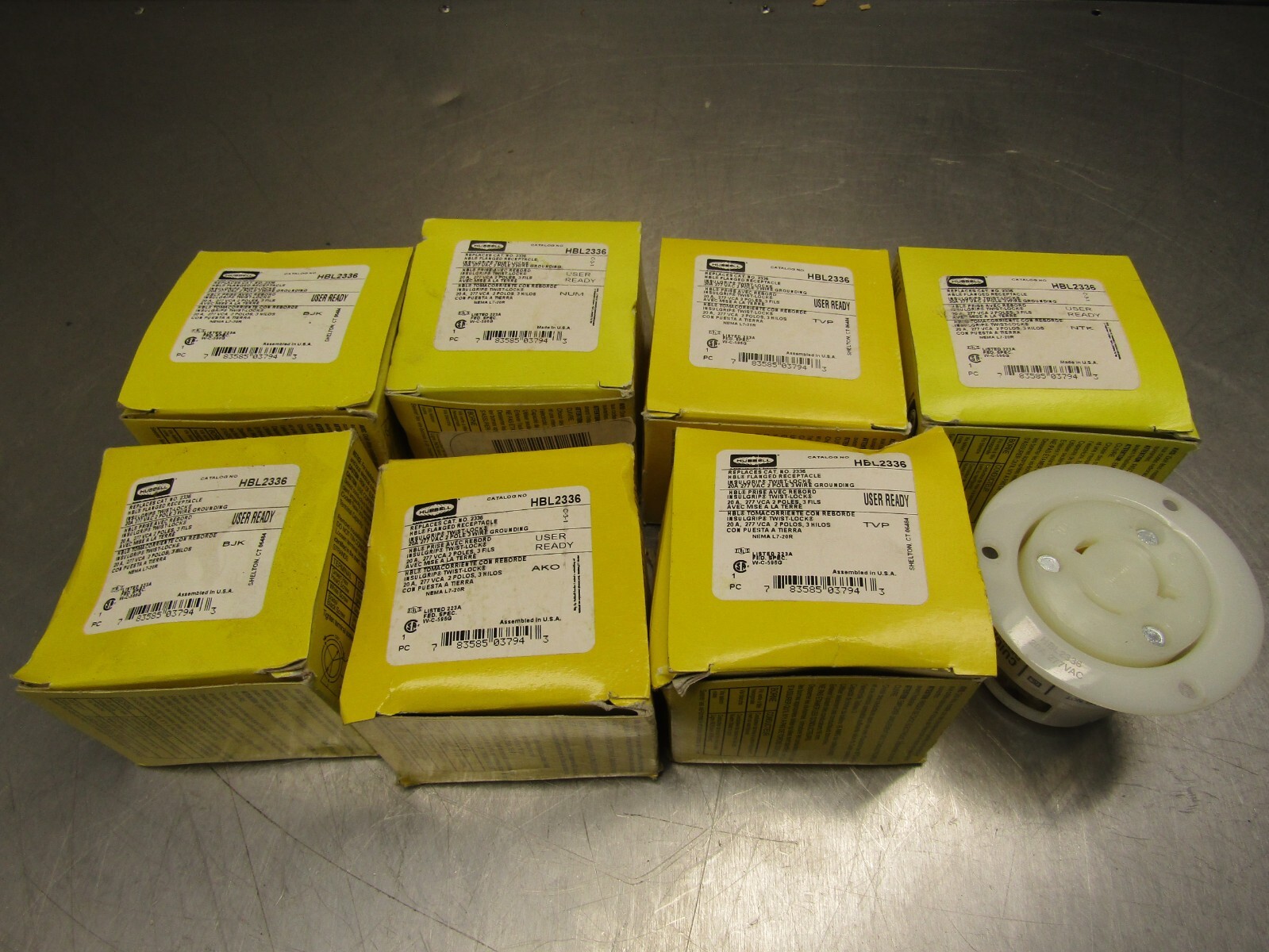 Hubbell HBL2336 Receptacle Lot of 8!