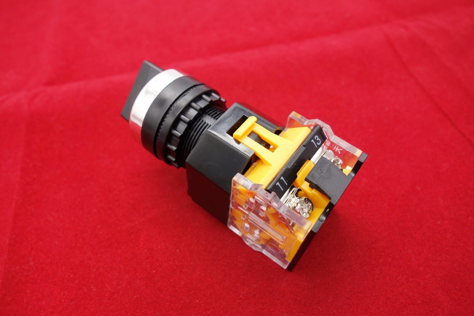 2PCS 22mm Plastic 2 Position Momentary Selector Select switch 1NC/1NO LA38