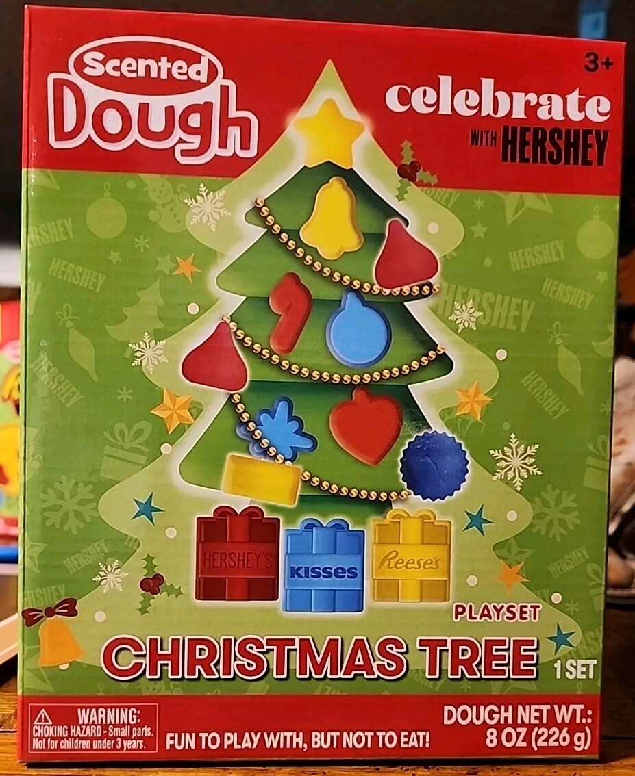 Celebrate with Hershey Christmas Tree Playset  Scented Dough w/Shaped Mold New