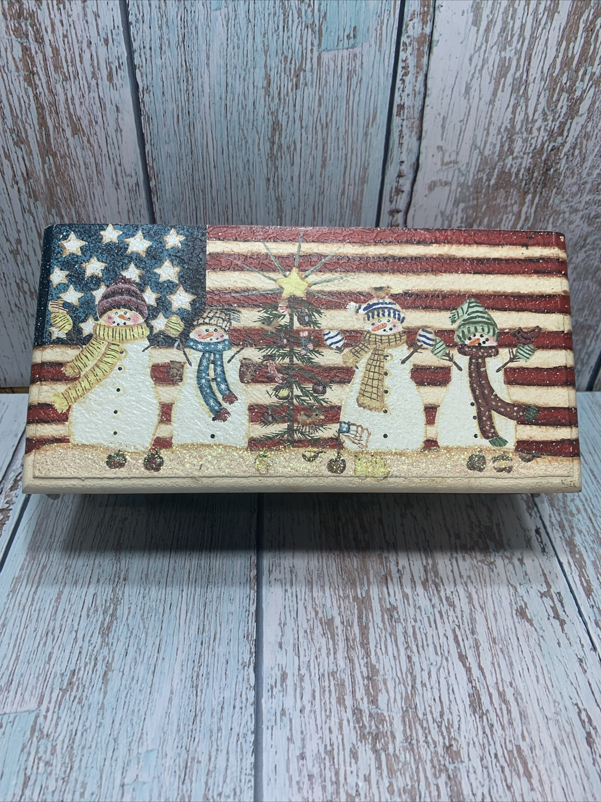 Artist: Valorie Evers wenk; Applejack Licensing American Flag Trinket Box