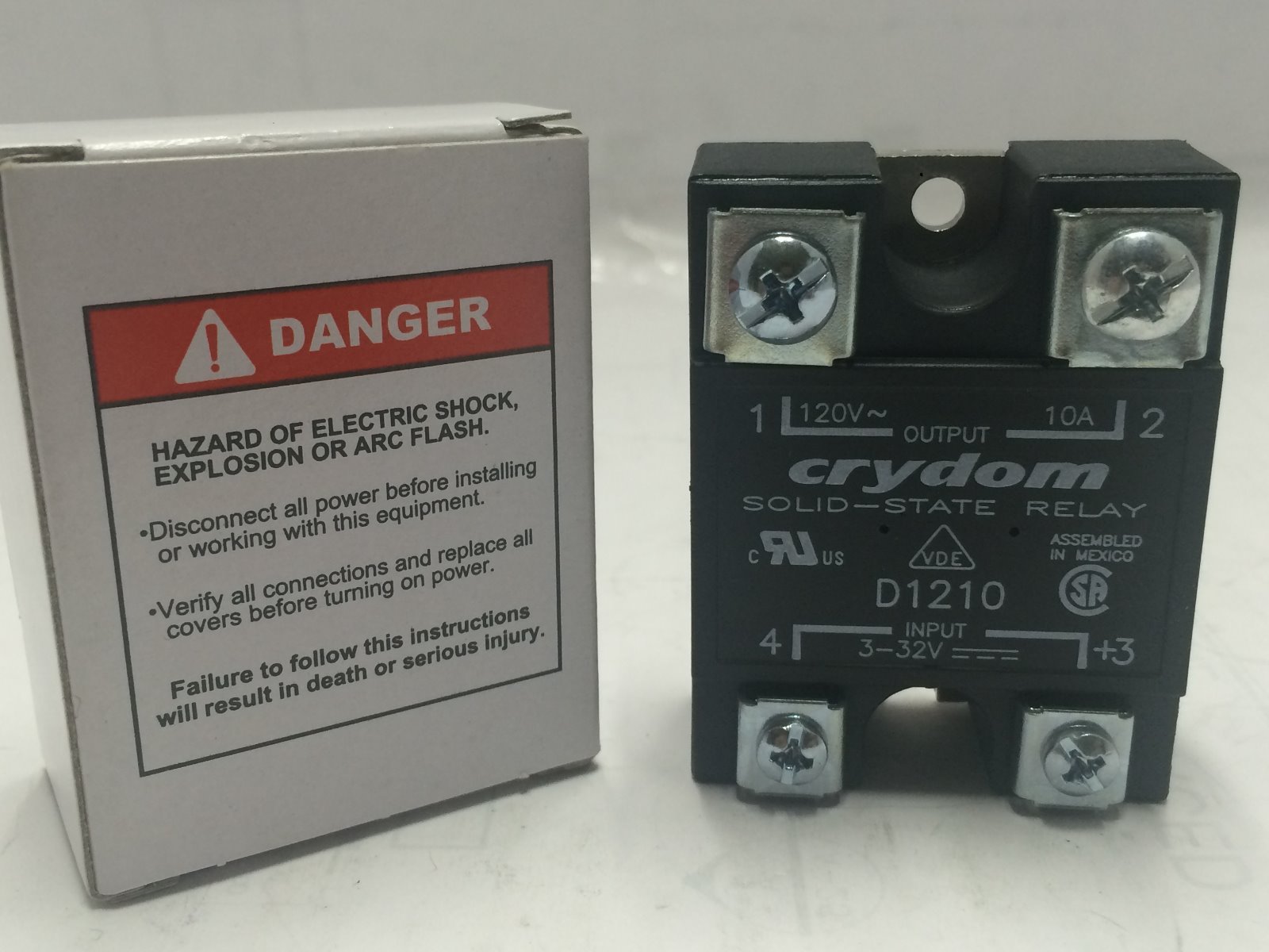 NEW!! CRYDOM D1210   (LOT OF 2 UNITS)  Solid State Relay  (#133 D1210)