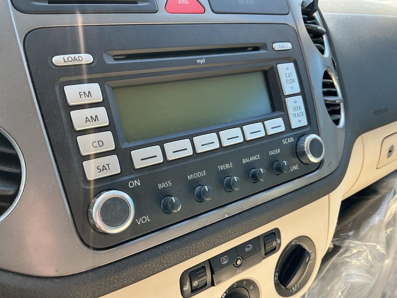 Audio Equipment Radio Receiver AM-FM-CD-MP3 Fits 09-17 TIGUAN 4956954