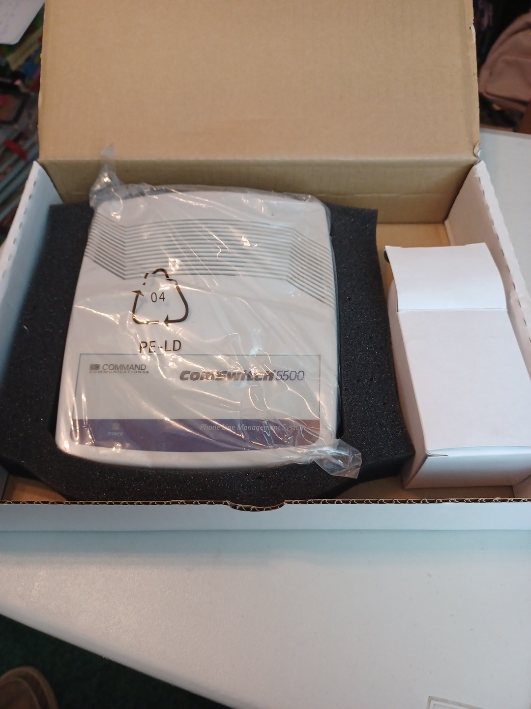 Command ComSwitch 5500 White