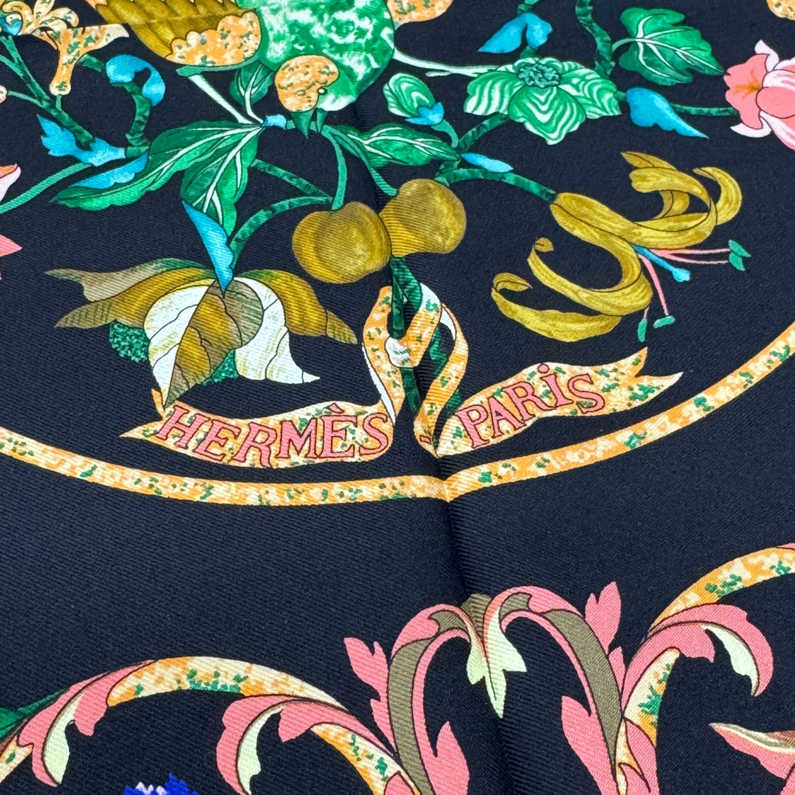 Hermes Carre 90 Fleurs et Oiseaux Silk Scarf Black Multicolor Auth 2603027517
