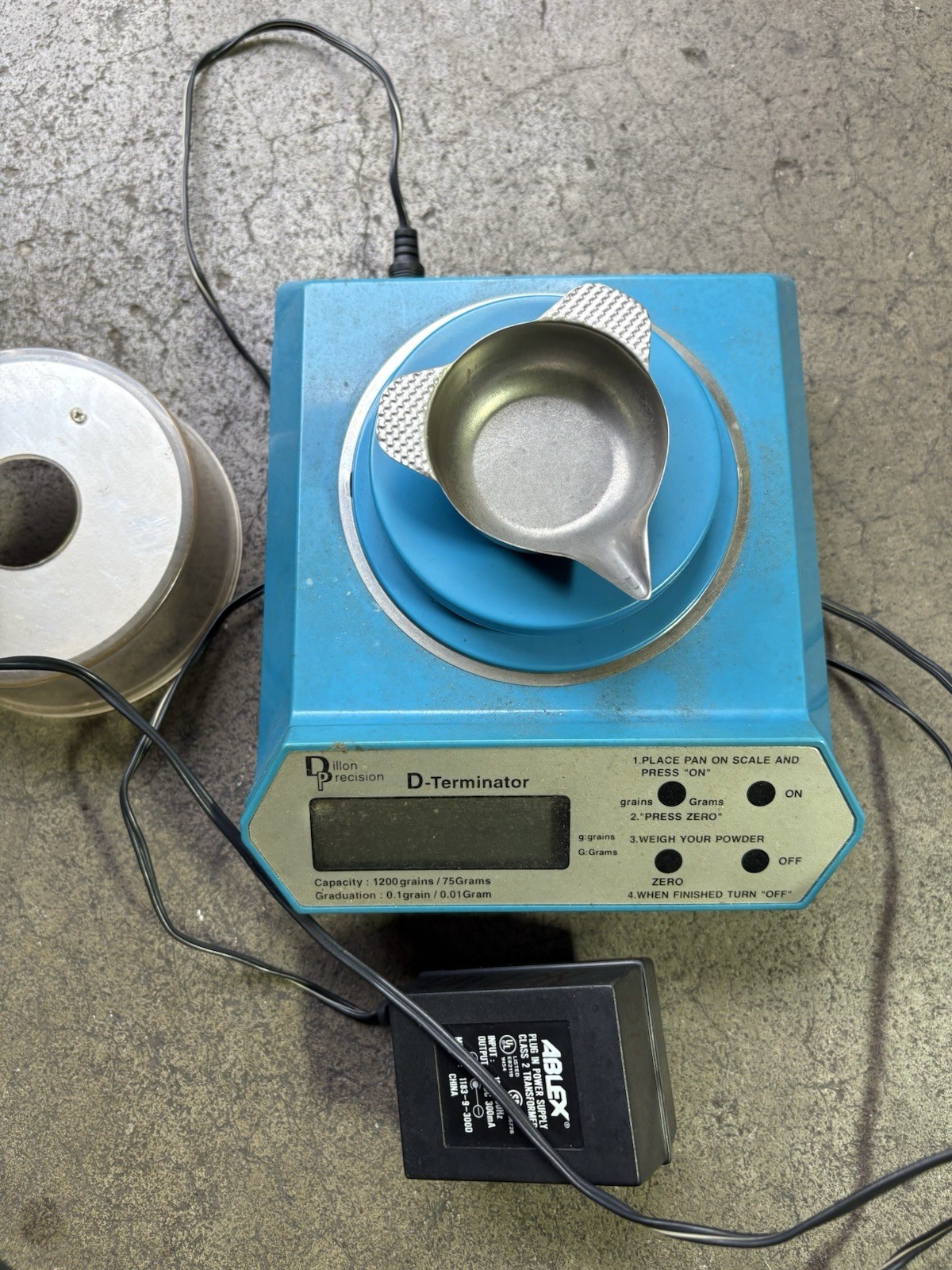 Dillon Precision D-Terminator Reloading Scale. 1200 gr +/- 0.1 gr