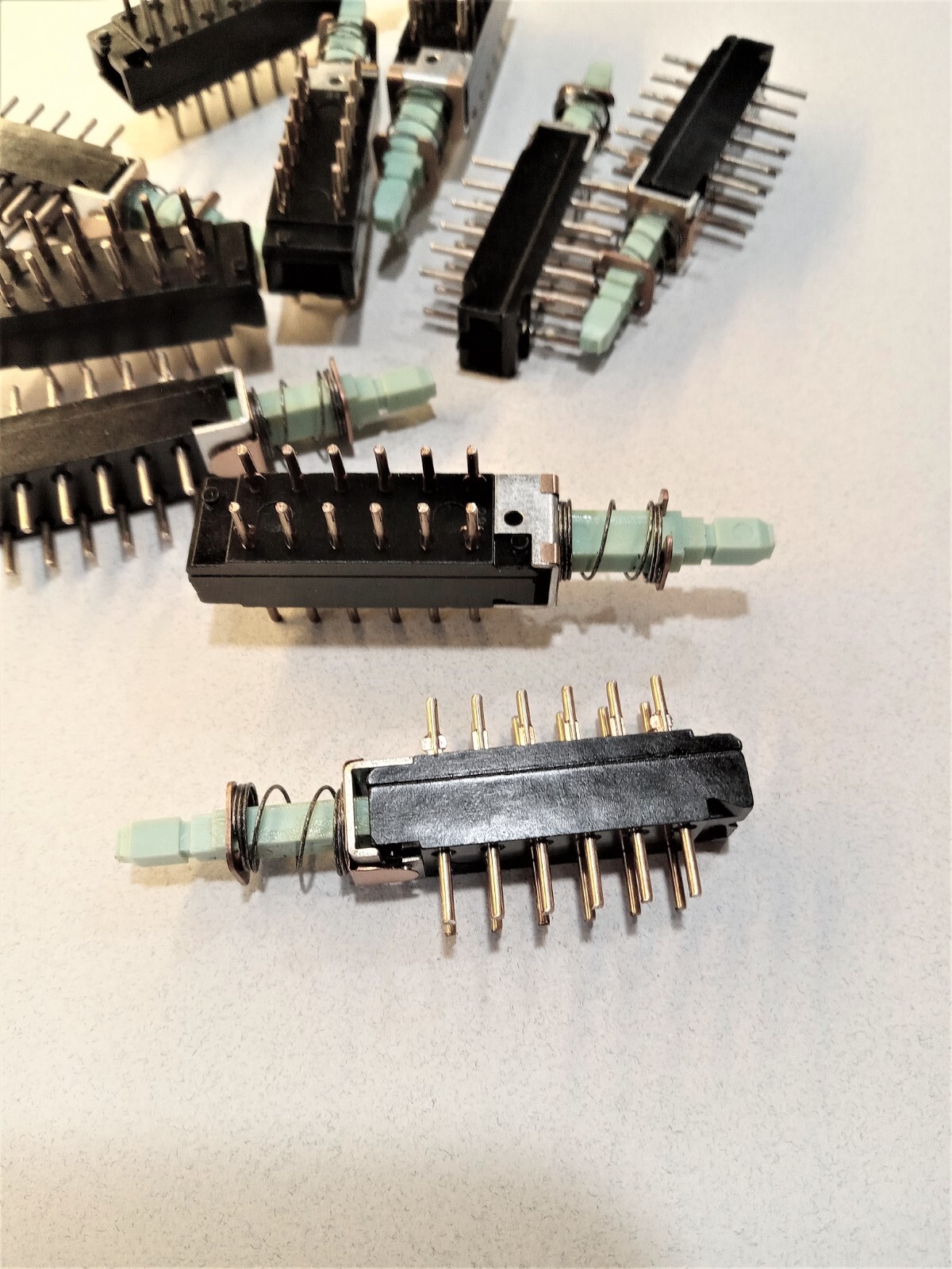 Centralab 4pdt Push Button Switch  12 Pin 1 Position latching  Pc mount. 10Pcs