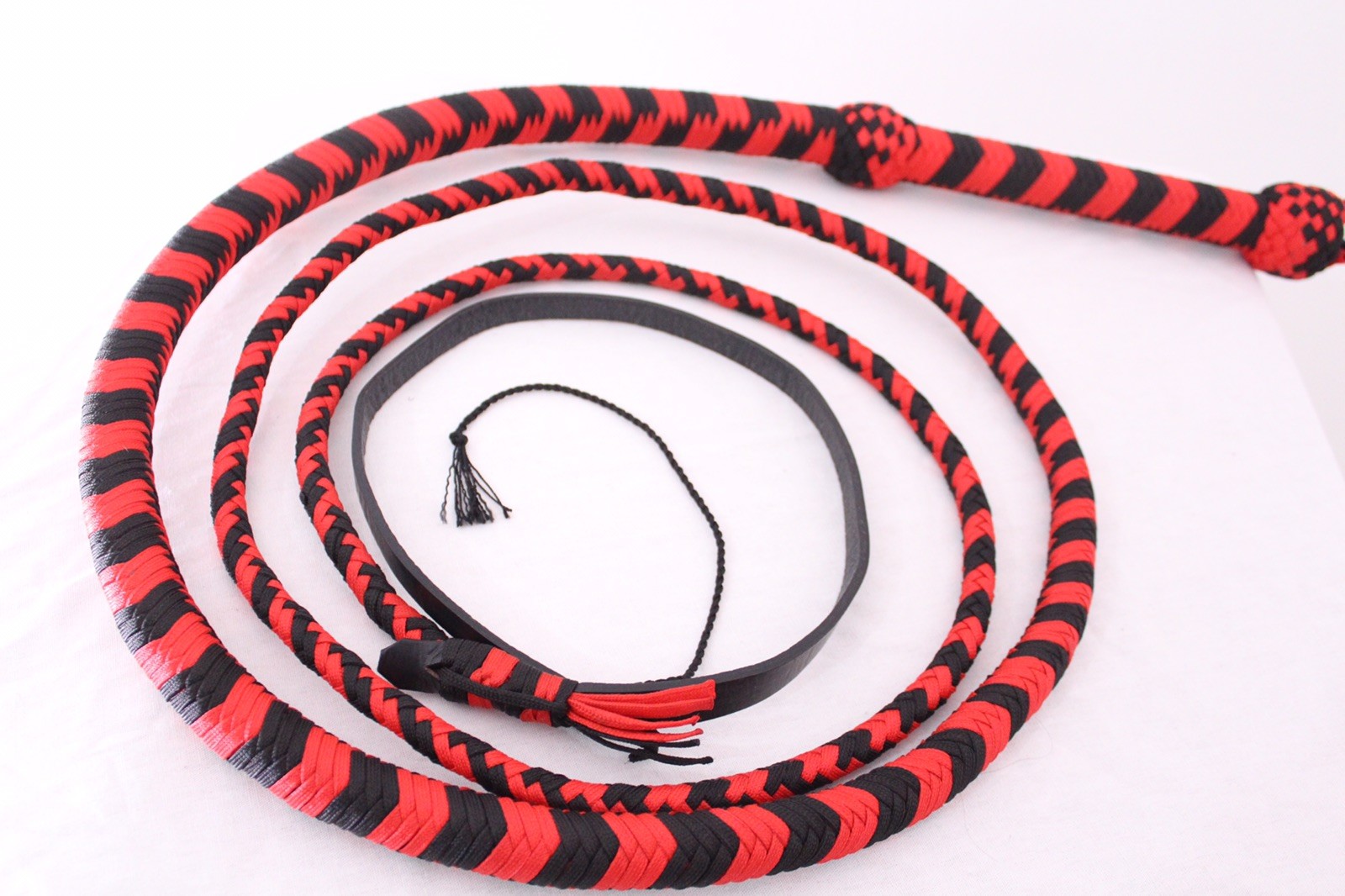 Bull whip 8 Feet Long,shot Loaded,12 Plait Nylon Weaving Red & Black Real Whip