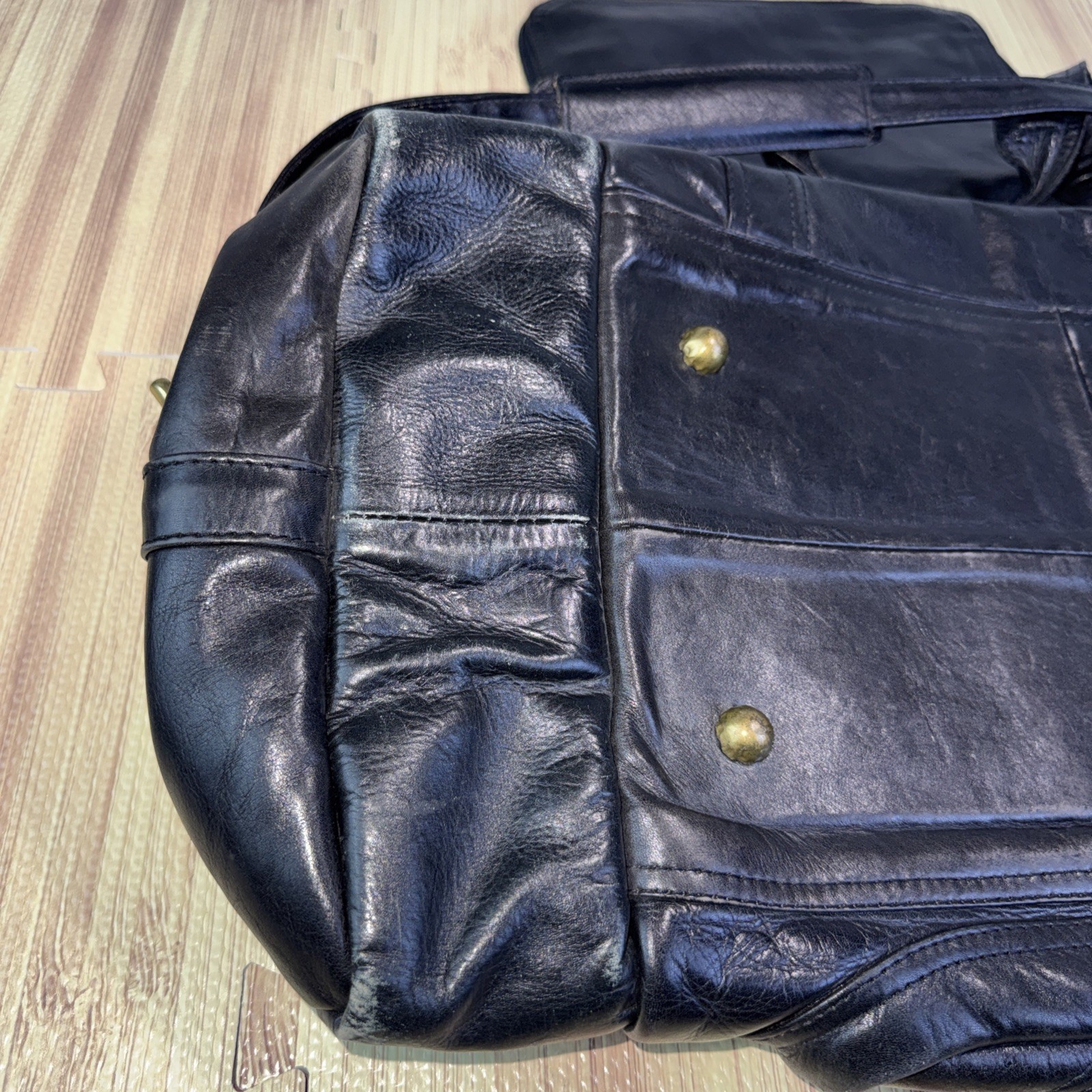 Hidedesign Leather Duffel Bag Black Weekender Shoulder Strap Compartments India