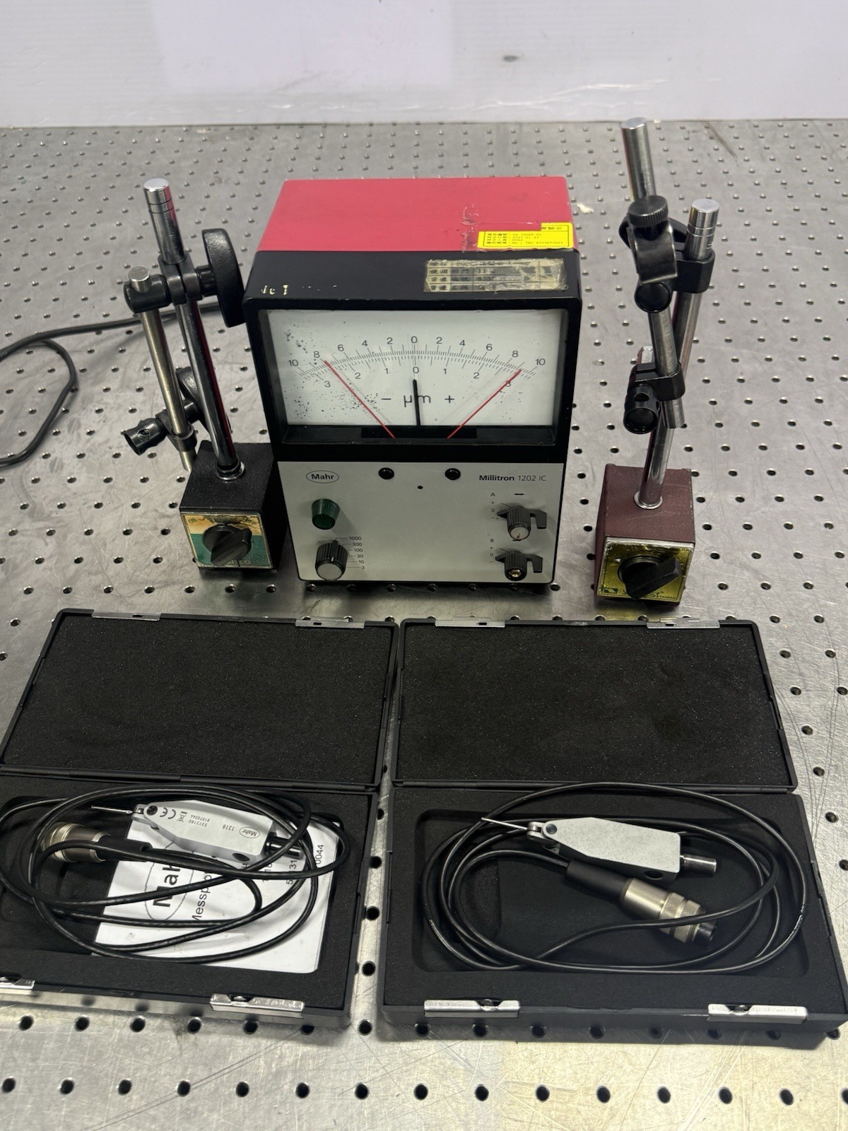 Mahr Millitron 1202 IC Comparator w/ 2 Probes Magnetic Stands Tested