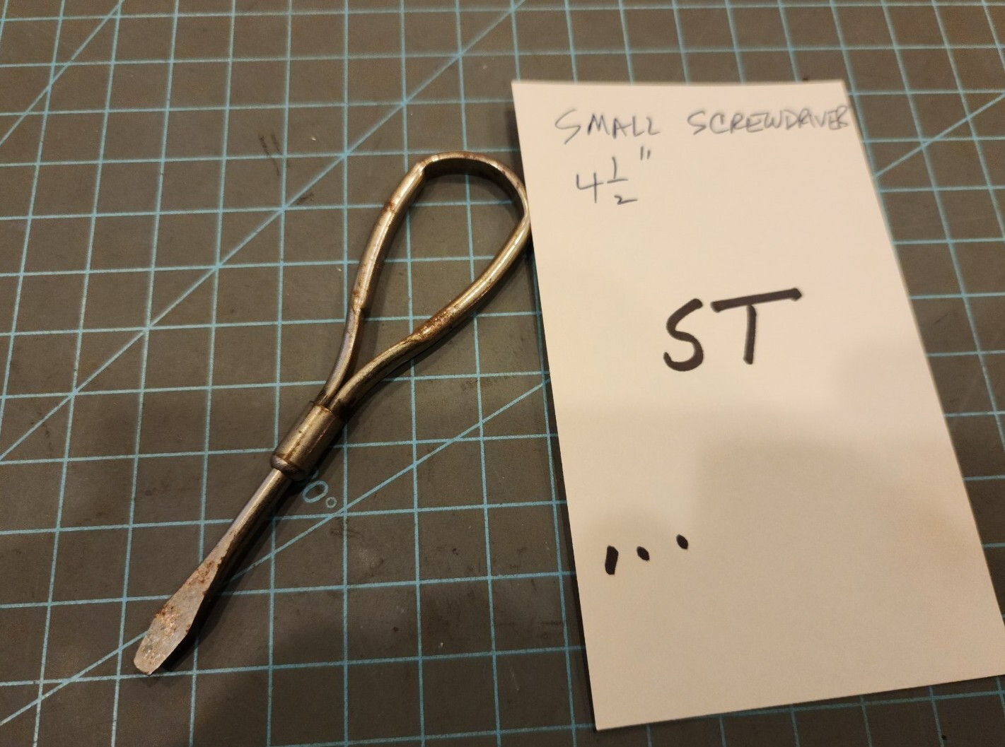 Vintage Small Metal Screwdriver Fishing Guns Sewing  4½" Long - ST