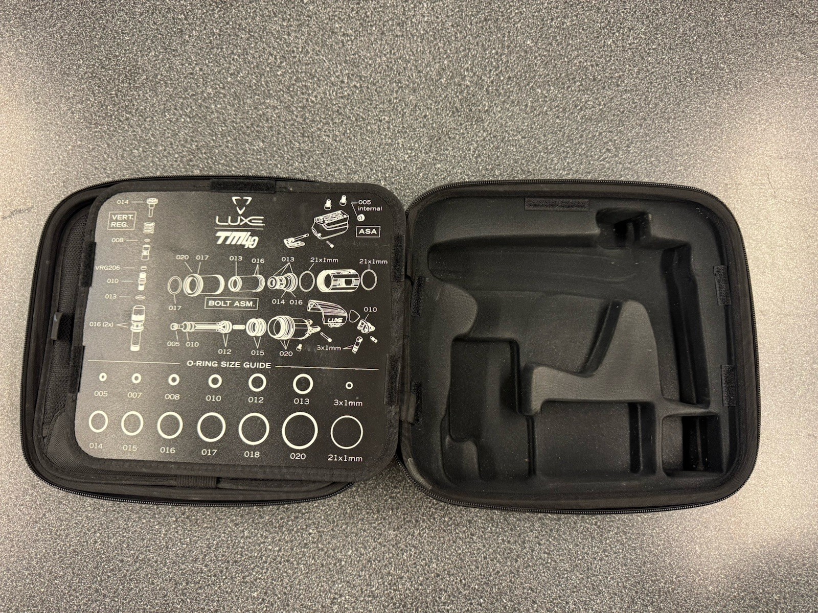 DLX LUXE TM-40 OEM case. RARE!