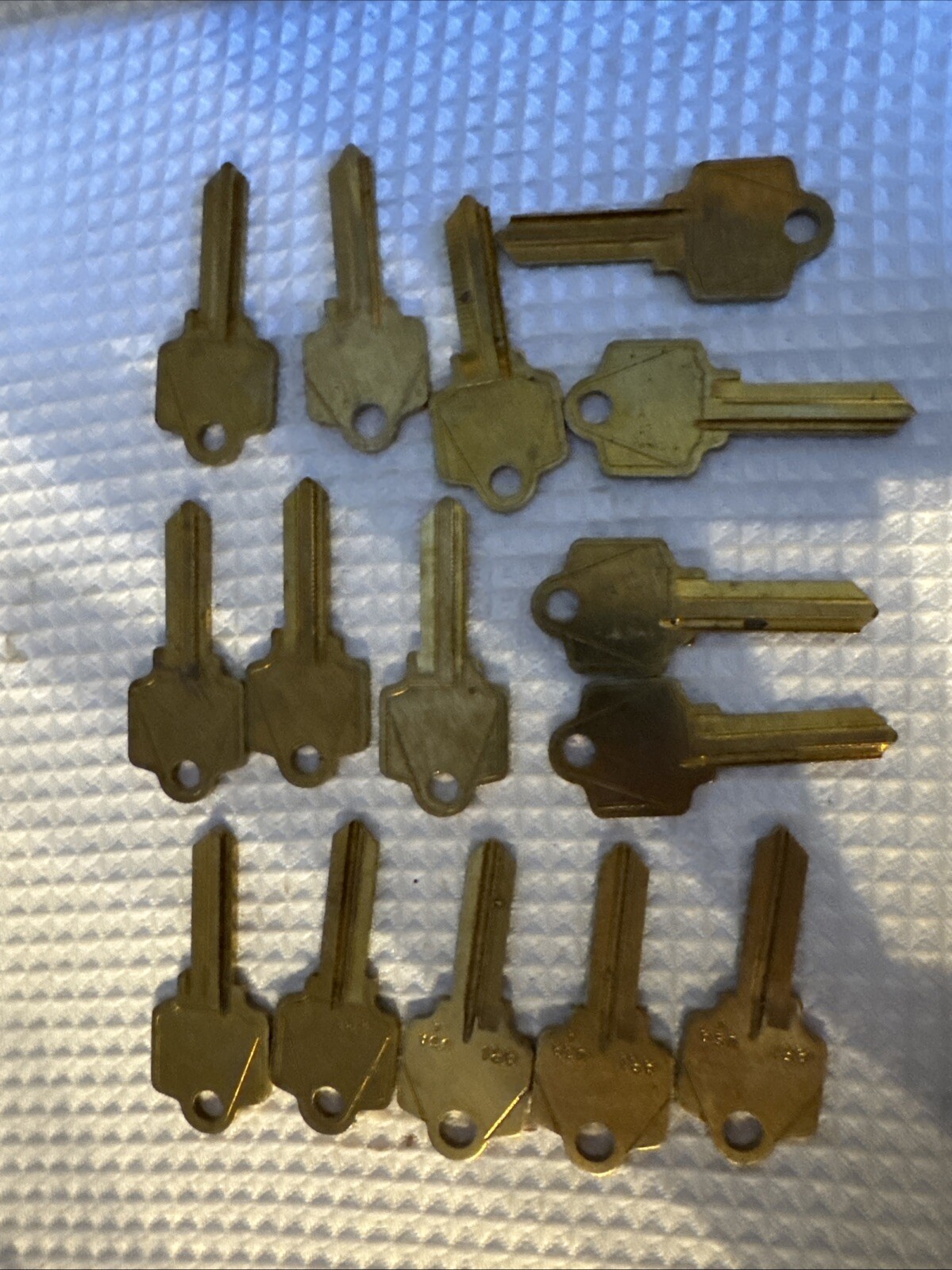 Lot of 15  Ilco Taylor Line AR1-BR ARROW Keys Blank New Ar1br USA Brass Color