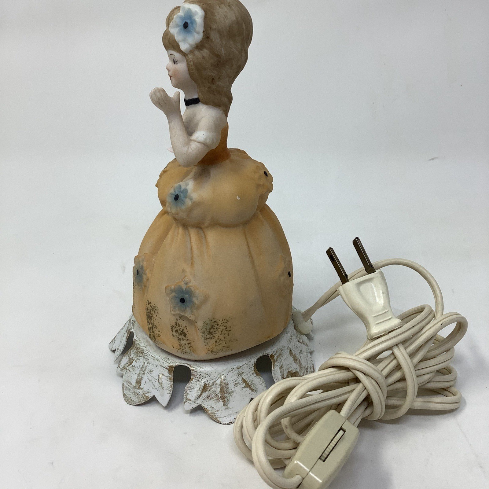 Vintage Victorian-style Lamp/ Nightlight