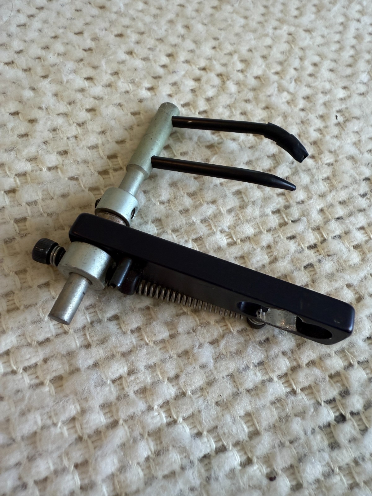Golden Key Futura Dual Prong Rest