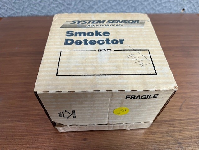 System Sensor 1400 Smoke detector; NOS New in open box