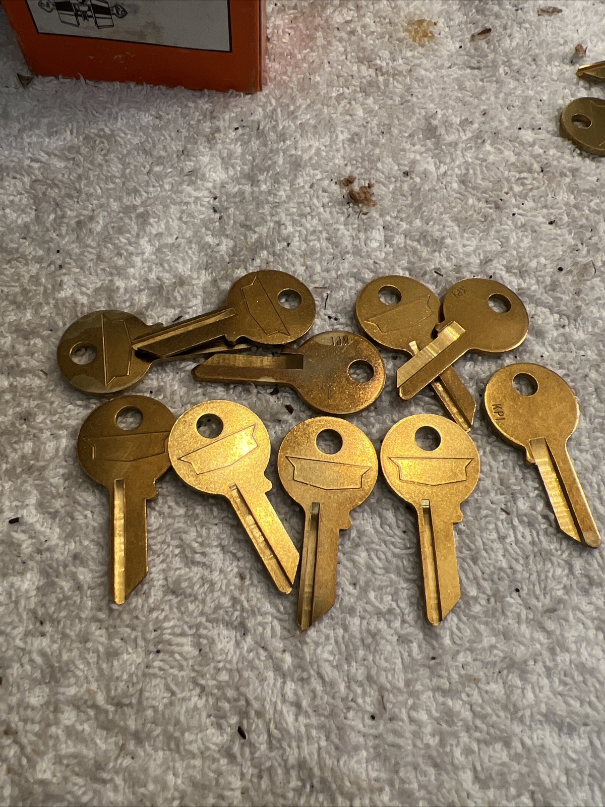 Lots of 10 New CG17 1041Y 5CG4 41Y Type Key Blanks for Chicago KP1 Keyway
