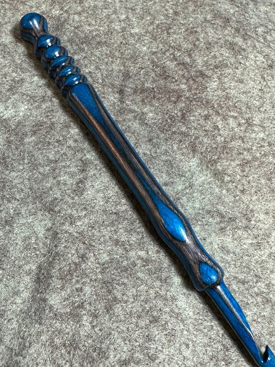 Hand carved Blue / Gray WOOD  YARN  CROCHET HOOK  size J
