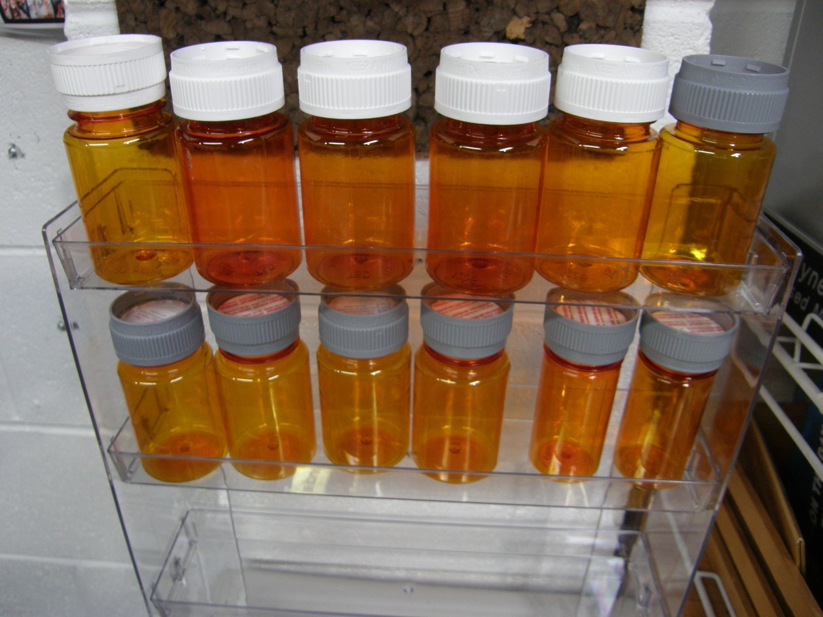 10239)Lot:12 Amber Empty Plastic Pill Bottles #120cc for Crafts Organization Etc