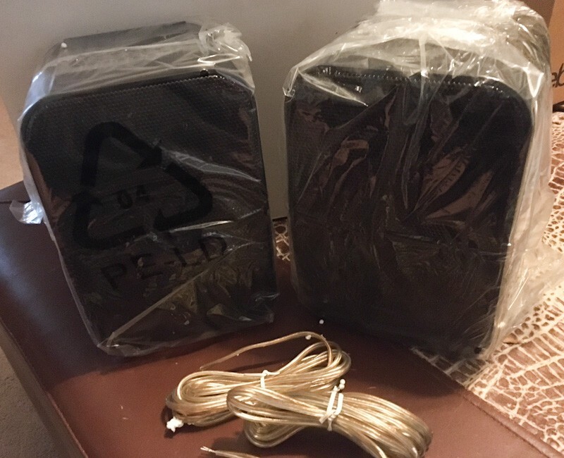 New - Set of 2 Bookshelf Box Speakers 6" x 9" / No name / SPX100-1