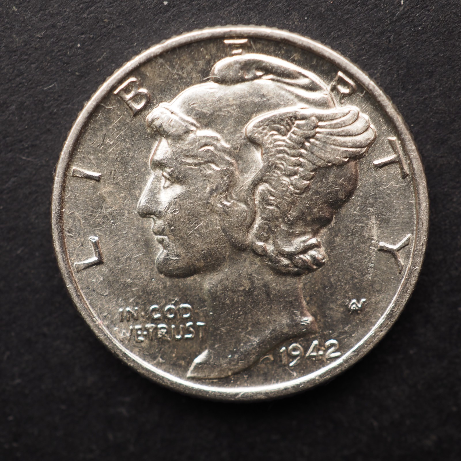 1942 **P** MERCURY HEAD SILVER DIME *NICE COIN!* - FREE SHIPPING! M7945
