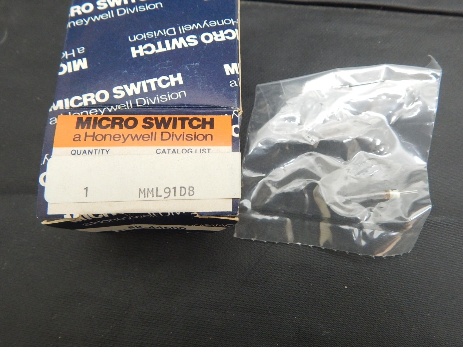 HONEYWELL MICROSWITCH MML91DB SWITCH LAMP - USA SELLER FAST SHIPPING