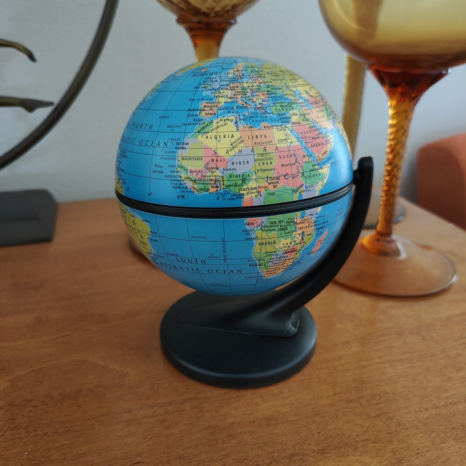 Replogle World Mini Globe 2001 Desktop 4" Diameter/5.5” Tall Dual Direction Spin