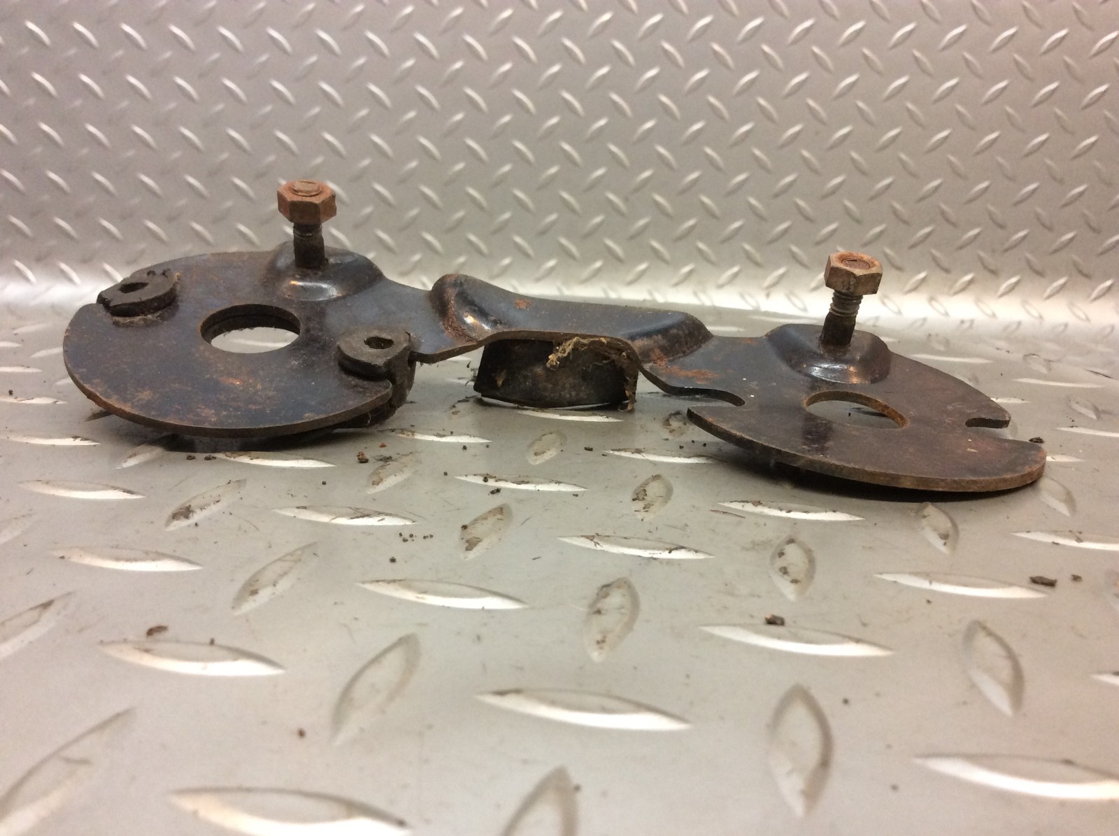 1972 72 Yamaha DS7 250 Gauge Mount Bracket Support Bent
