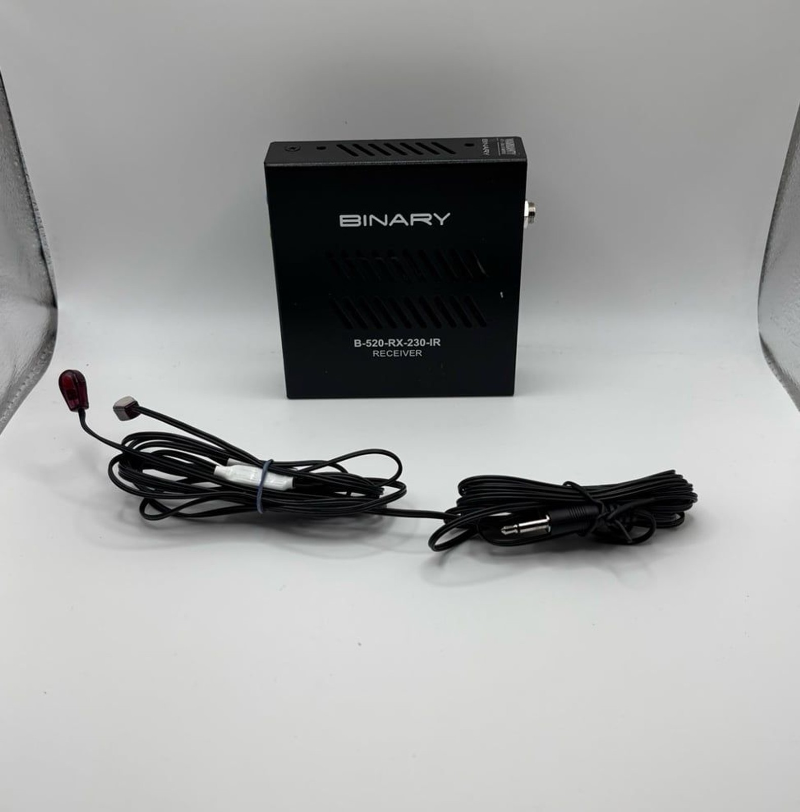 Binary B-520-RX-230-IR HDMI Extender RECEIVER with Accessory Cables