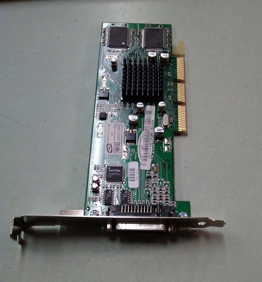 Dell ATI E-G012-01-3614 109-81100-00 AGP Video Graphics Card