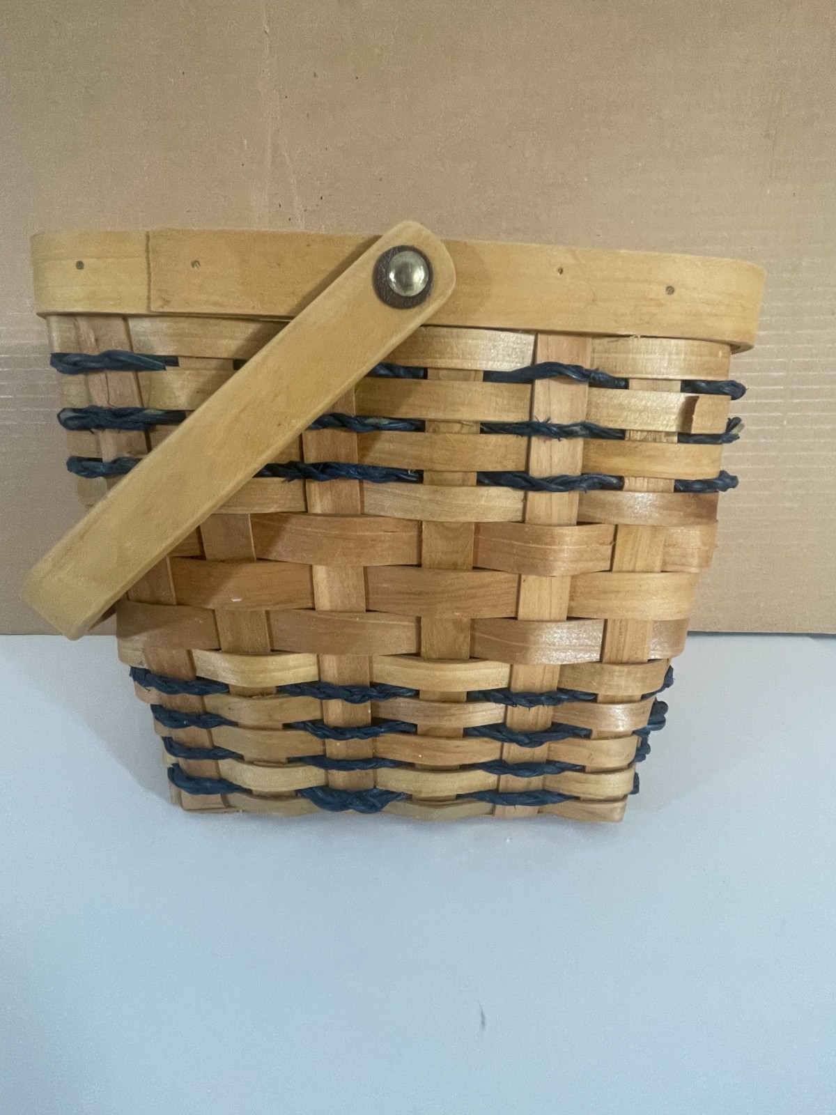 Longaberger like Woven Basket Blue Accents Movable Handle  EUC