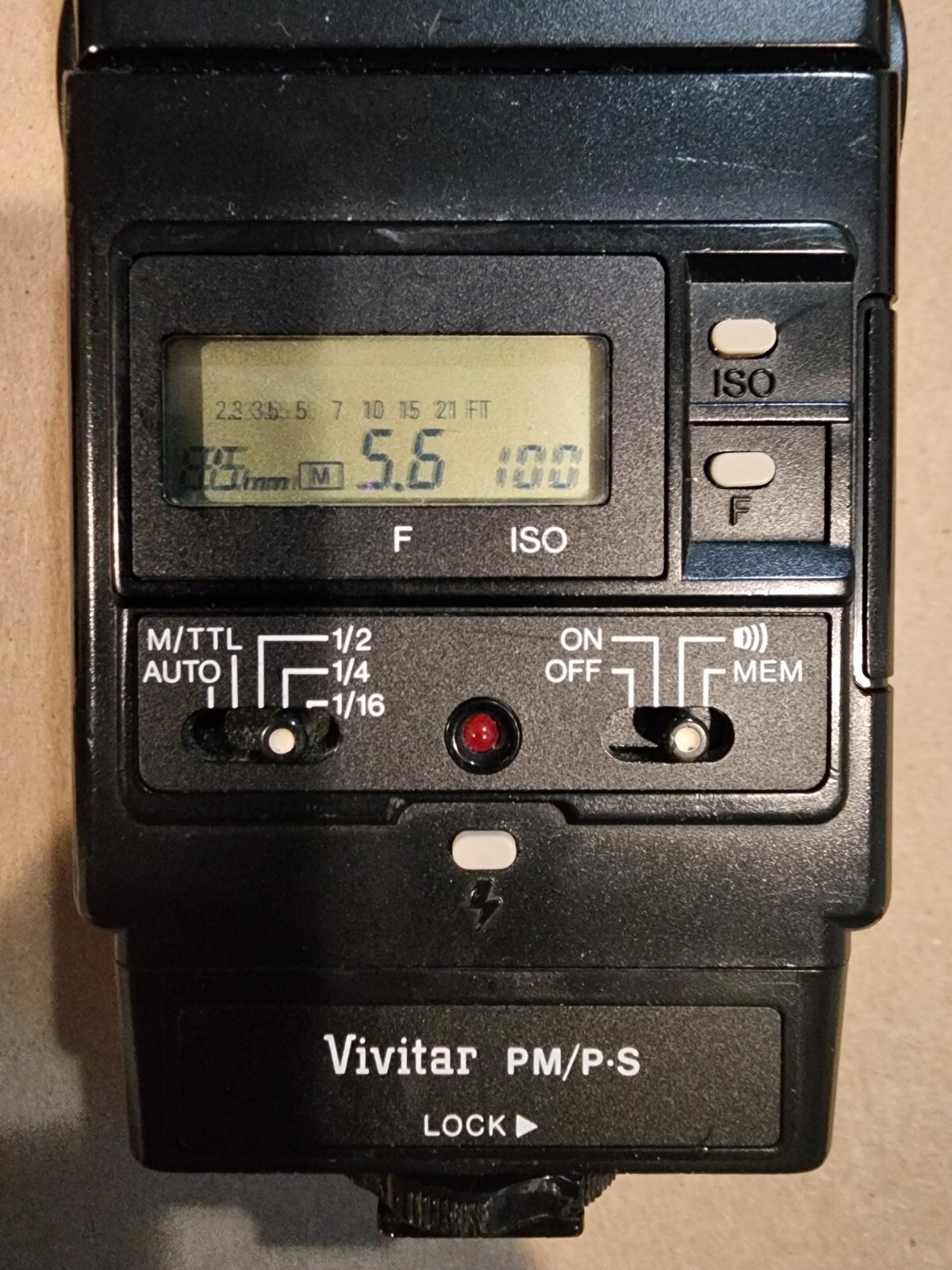 Vivitar Zoom Thyristor 5200 Camera Flash - working condition