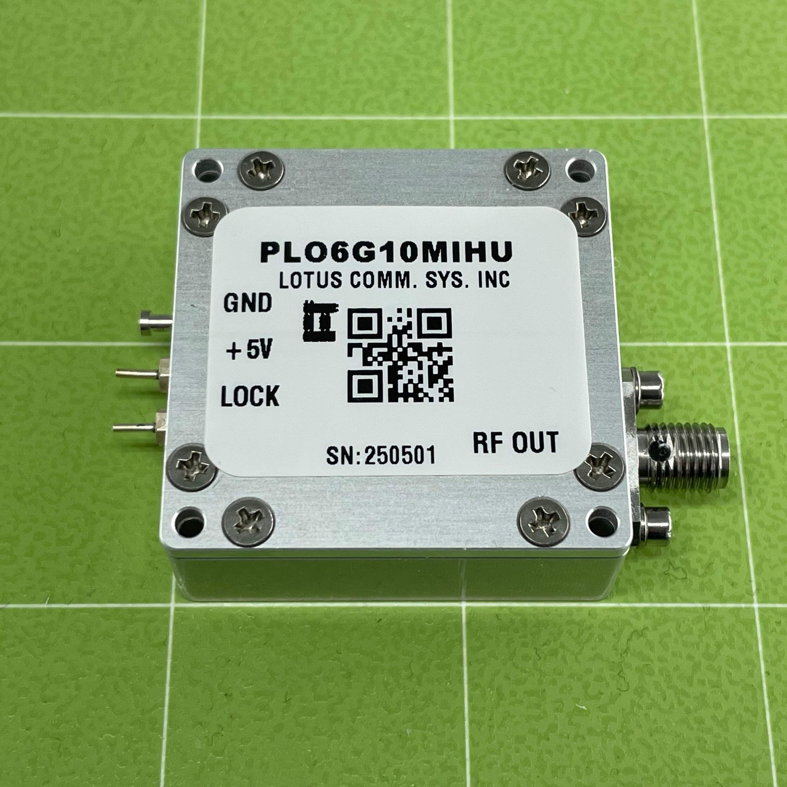 USB 3~6 GHz Phase Locked Oscillator 10 MHz Internal Ref. High RF Output