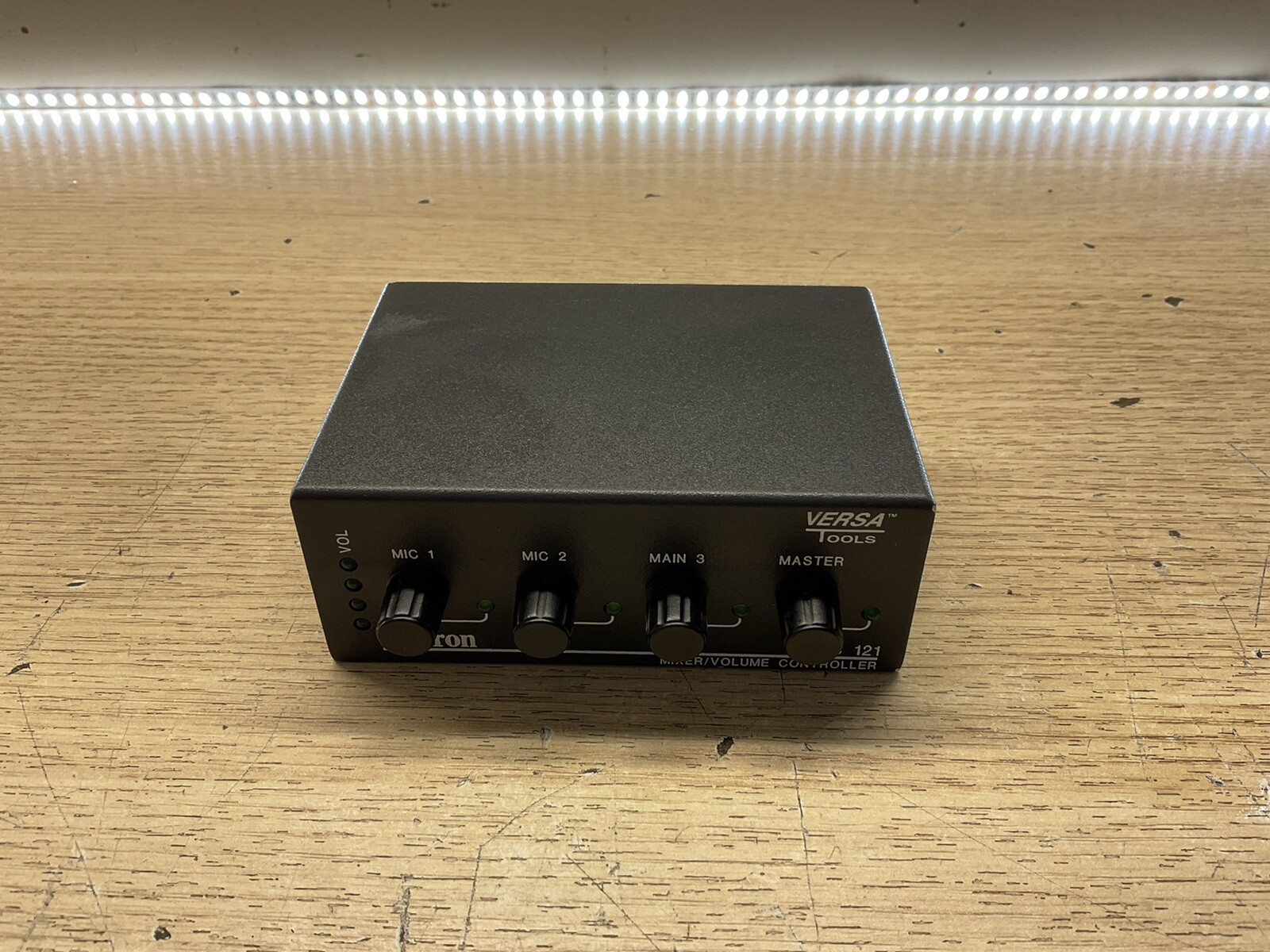 Extron MVC 121 Mixer/Volume Controller/versa Tools / FRA640