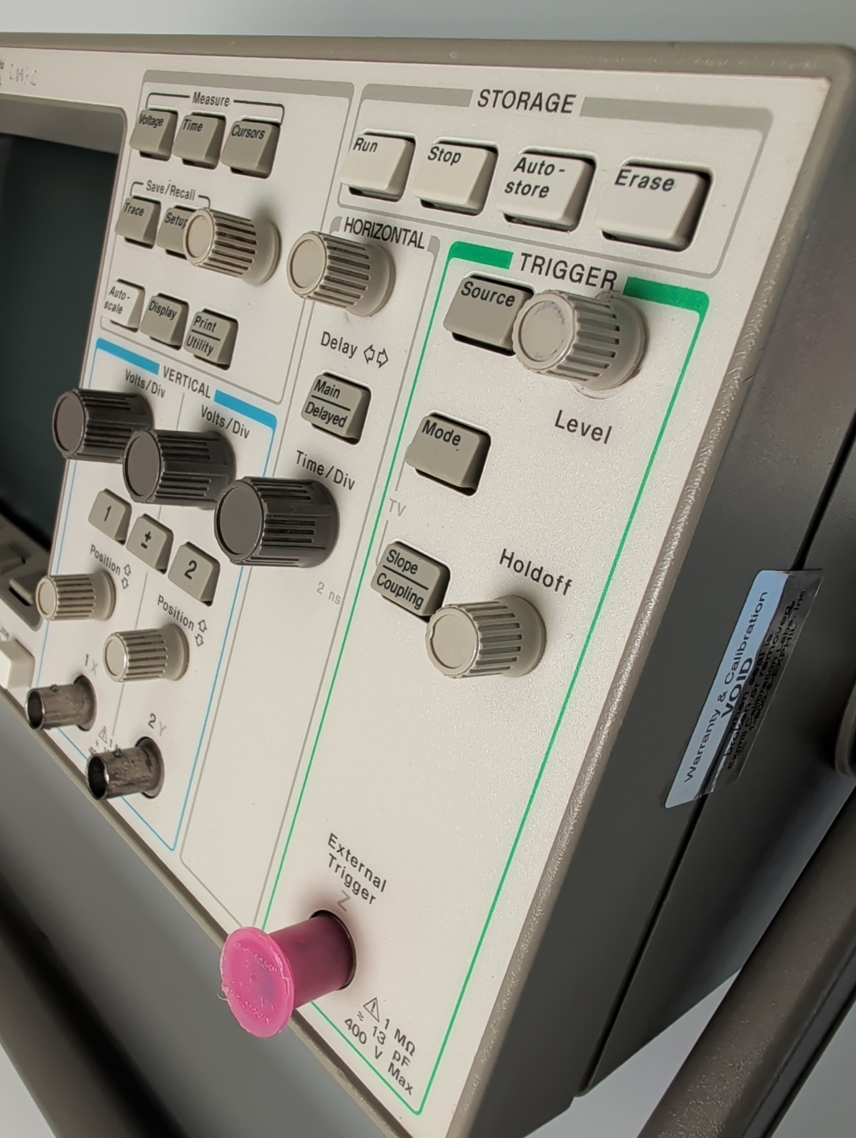 HP 54600A Digital Oscilloscope Powers on and display works. No Probes