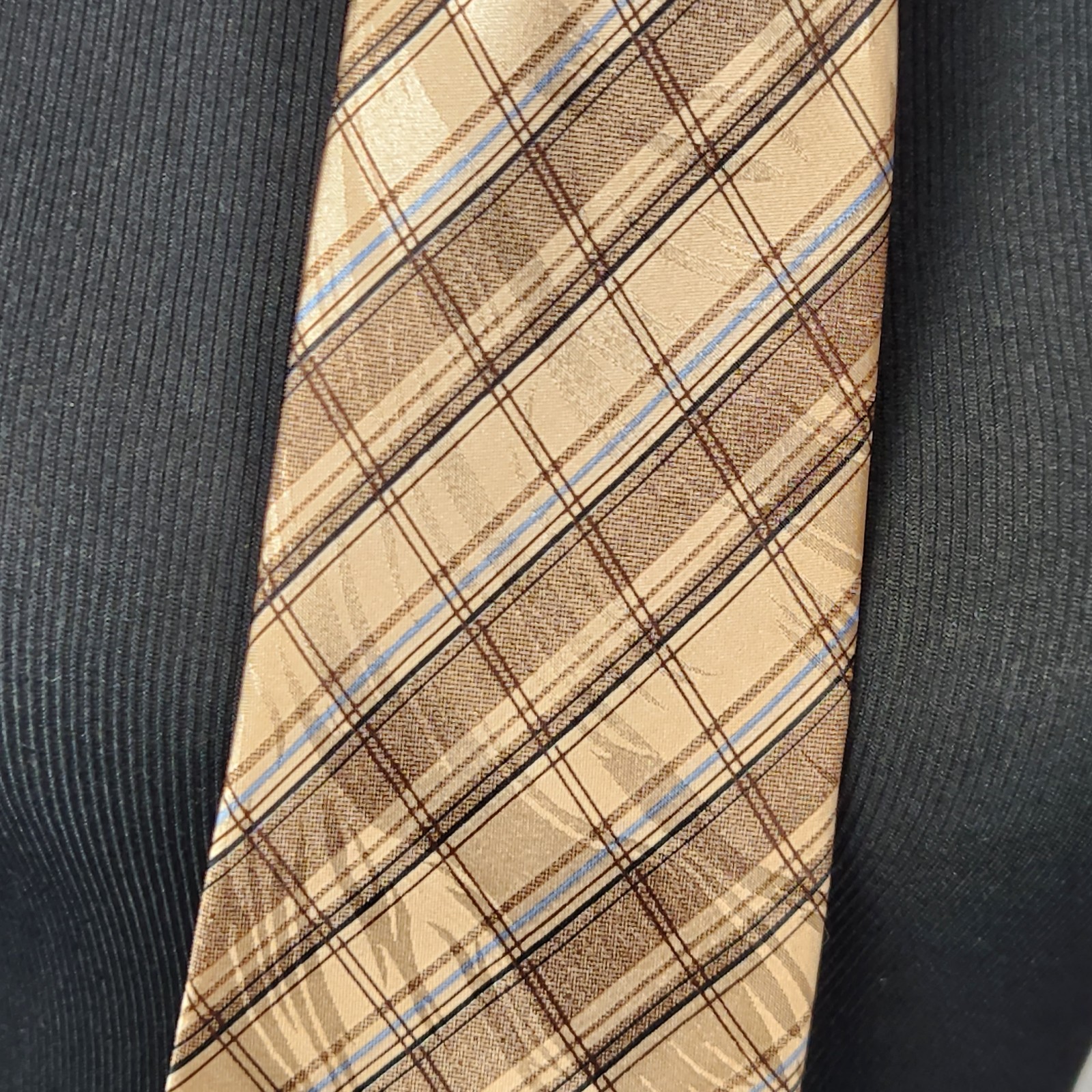 Shendeheng Shimmering Tan Striped Necktie 56x4 Handmade 100% Polyester EUC