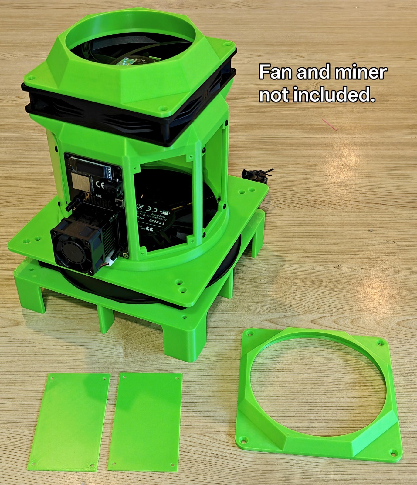 Bitaxe Gamma 601/602  cooling tower for 8 bitaxe with 200/140mm fan mount Green