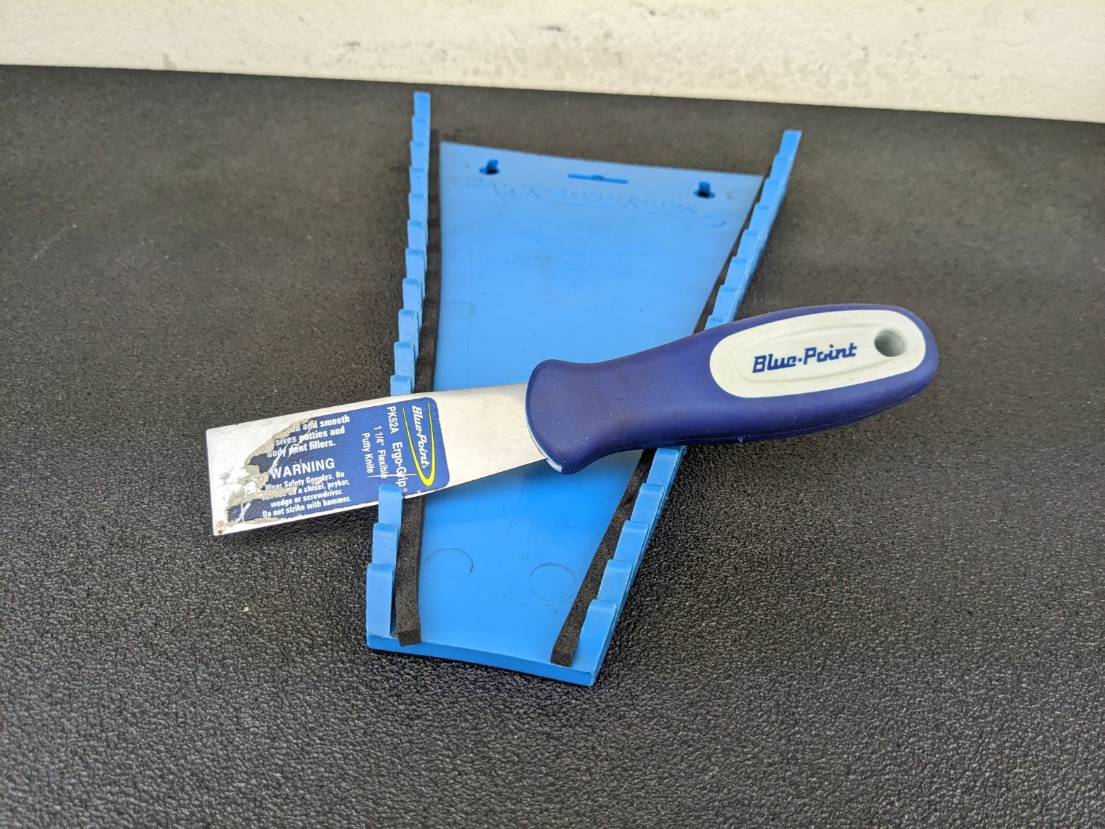 #bo637 Blue-Point Tools Soft Grip Flexible Straight Putty Knife / Scraper PK52A