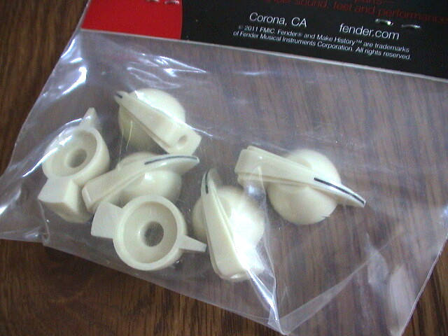 FENDER CREAM POINTED "CHICKEN HEAD" KNOB SET (6PCS) PART NUMBER 005-8164-049 NEW