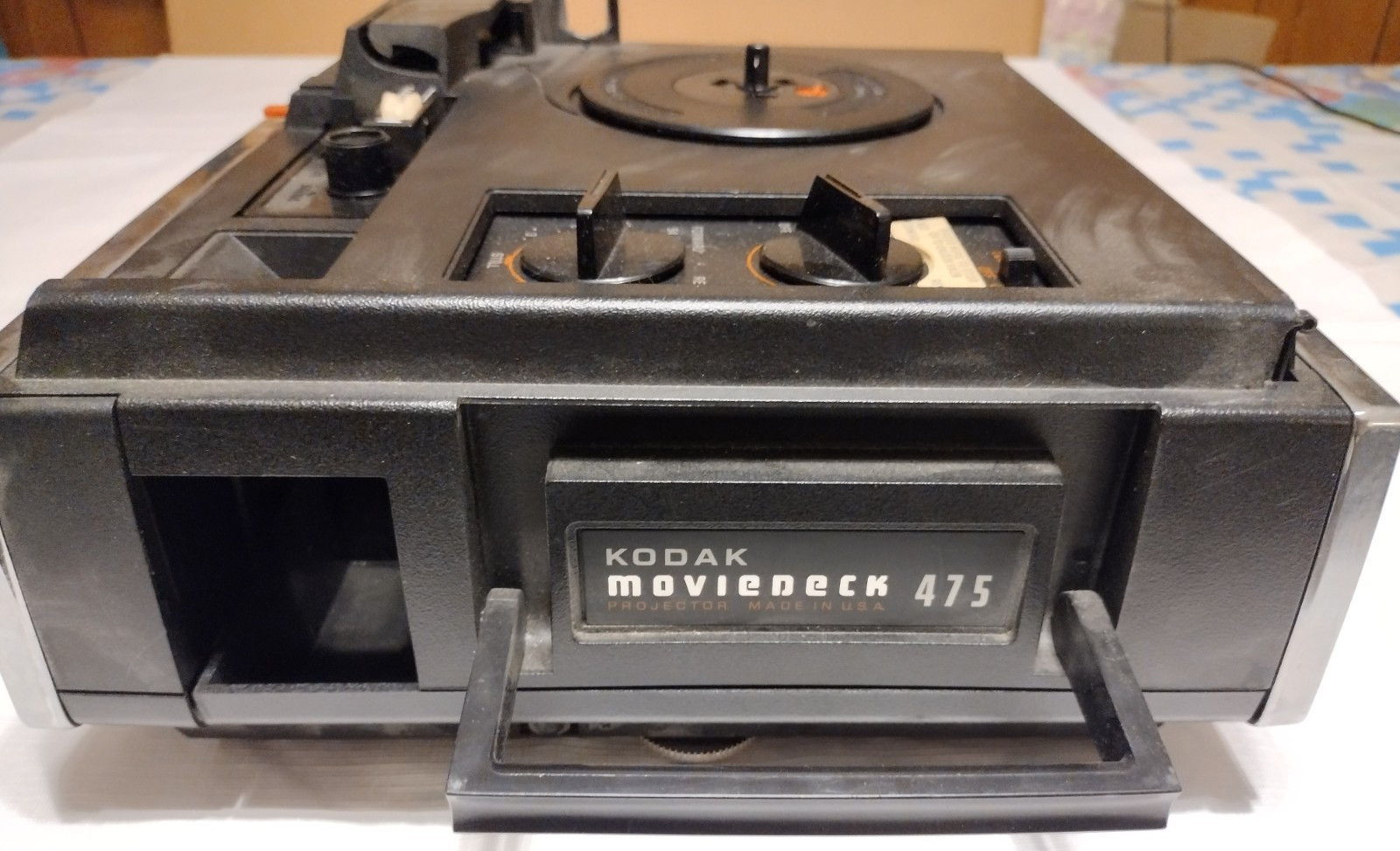 Vintage Kodak Movieneck 475 Projector (Missing Lid) (Turns On) (UNTESTED)