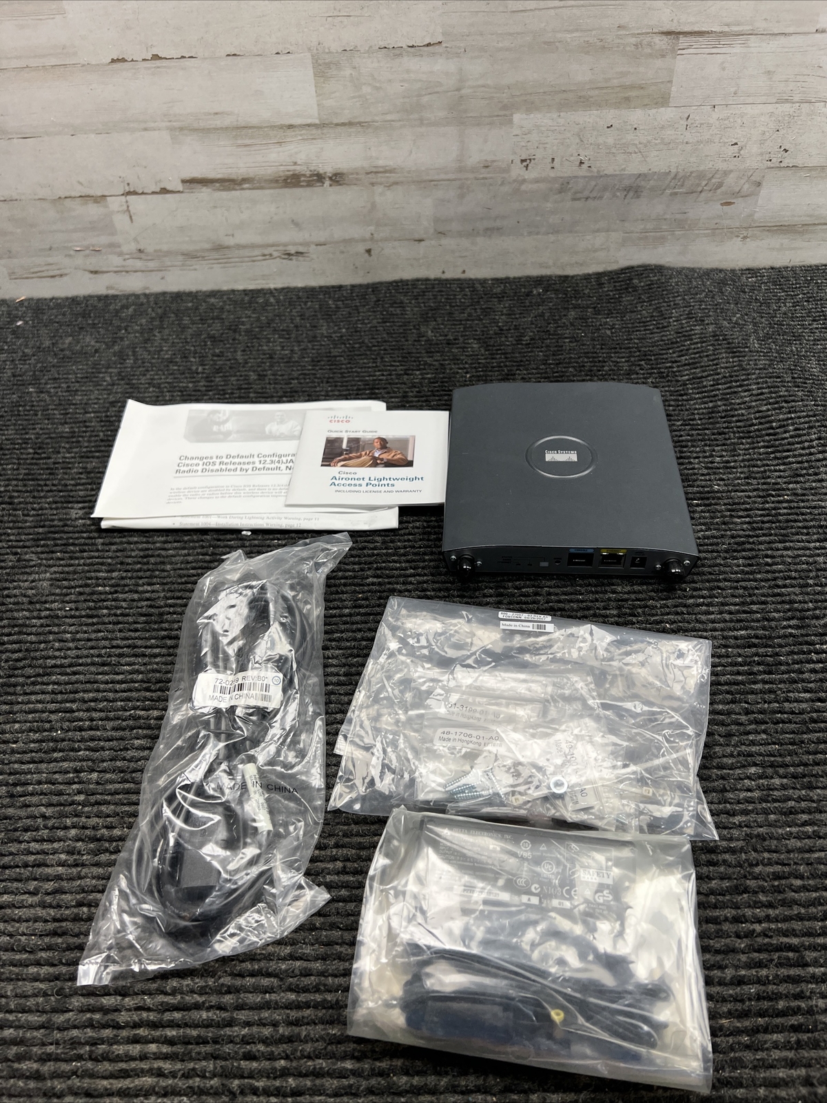 New Open Box Cisco AIR-LAP1242AG-A-K9 - Wireless