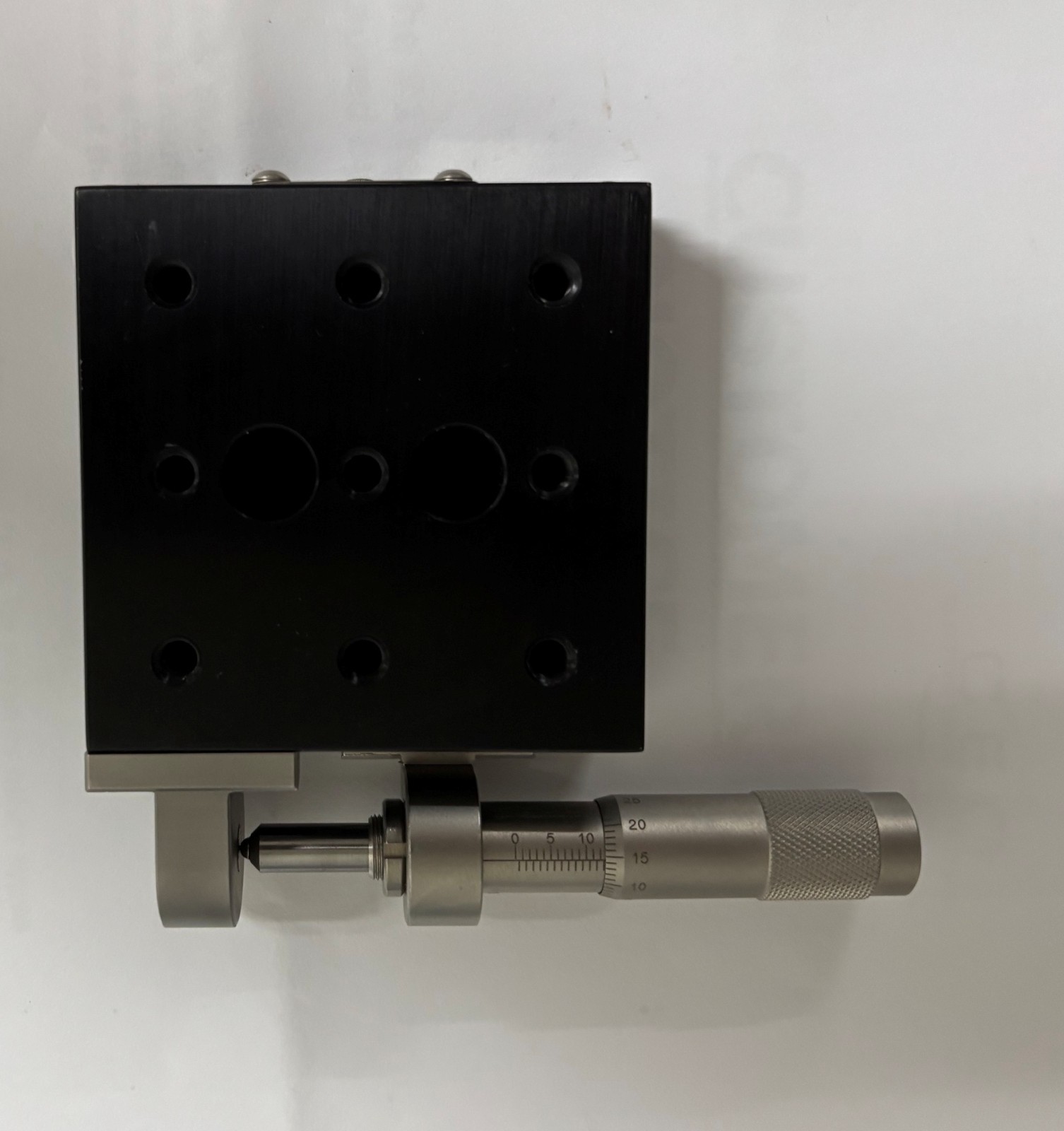 Newport 423 Series Linear Translation Stage With Micrometer Newport SM25