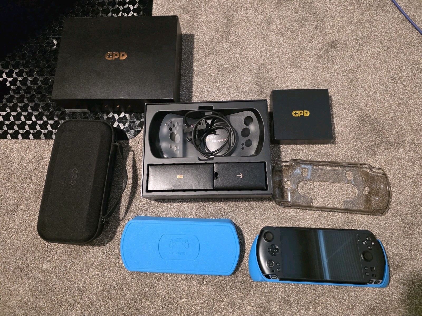 GPD WIN 5 Handheld Gaming PC | Ryzen AI Max+ 395 | 32GB RAM | 2TB SSD | 2 Batts