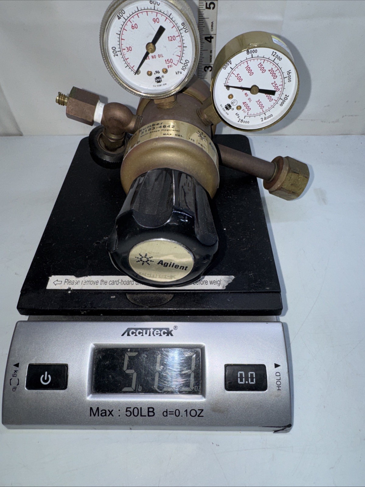 AGILENT 5183-4642 MULTI-STAGE REGULATOR. Placarded "Hydrogen”
