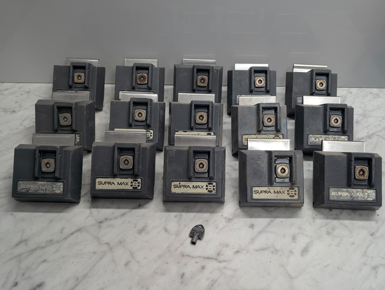 Supra Max 42006 Car Dealer Window Key Lock Box Lot of 15 Auto Hanger w/ 1 Key
