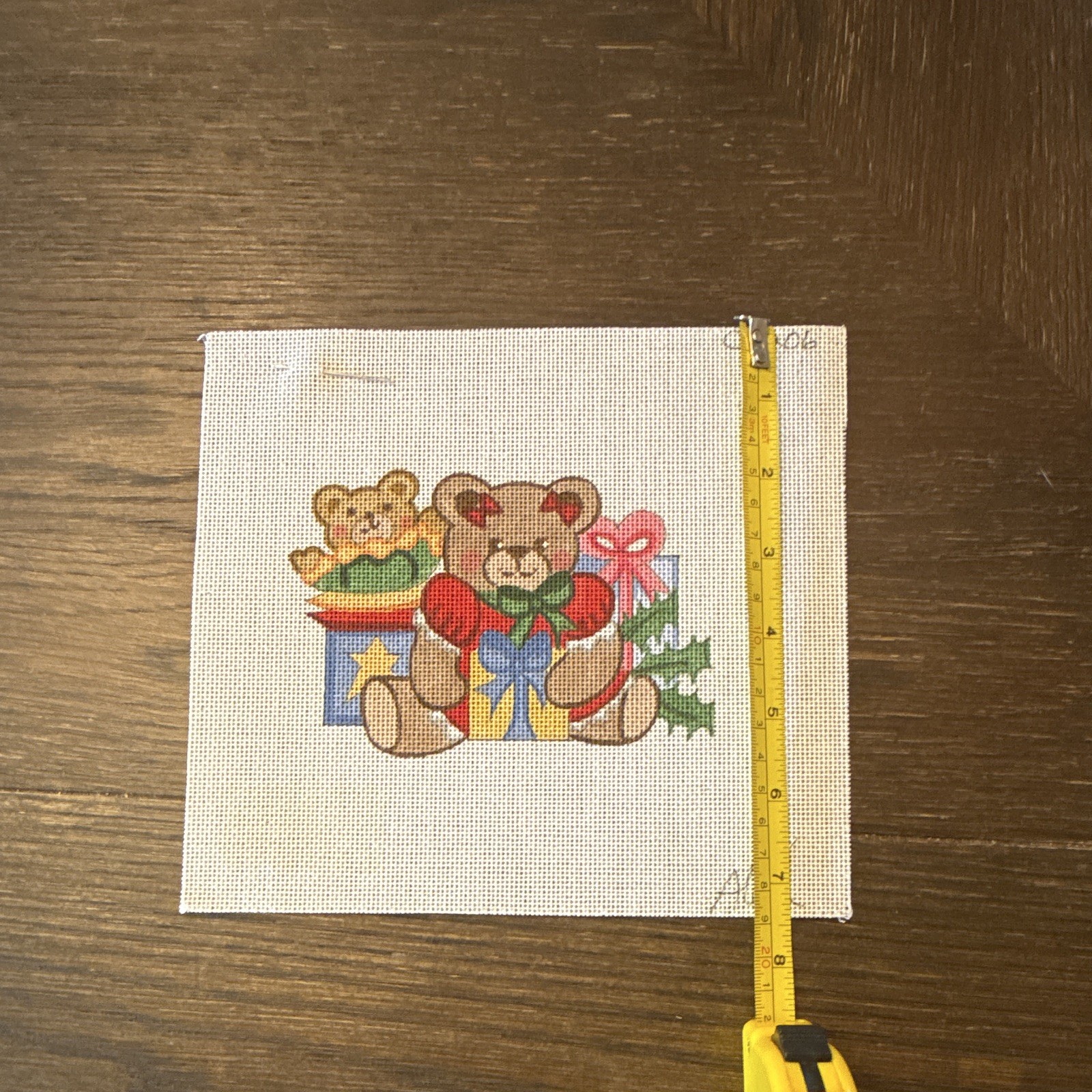 Teddy Bears With Presents on White Cloth COS 906