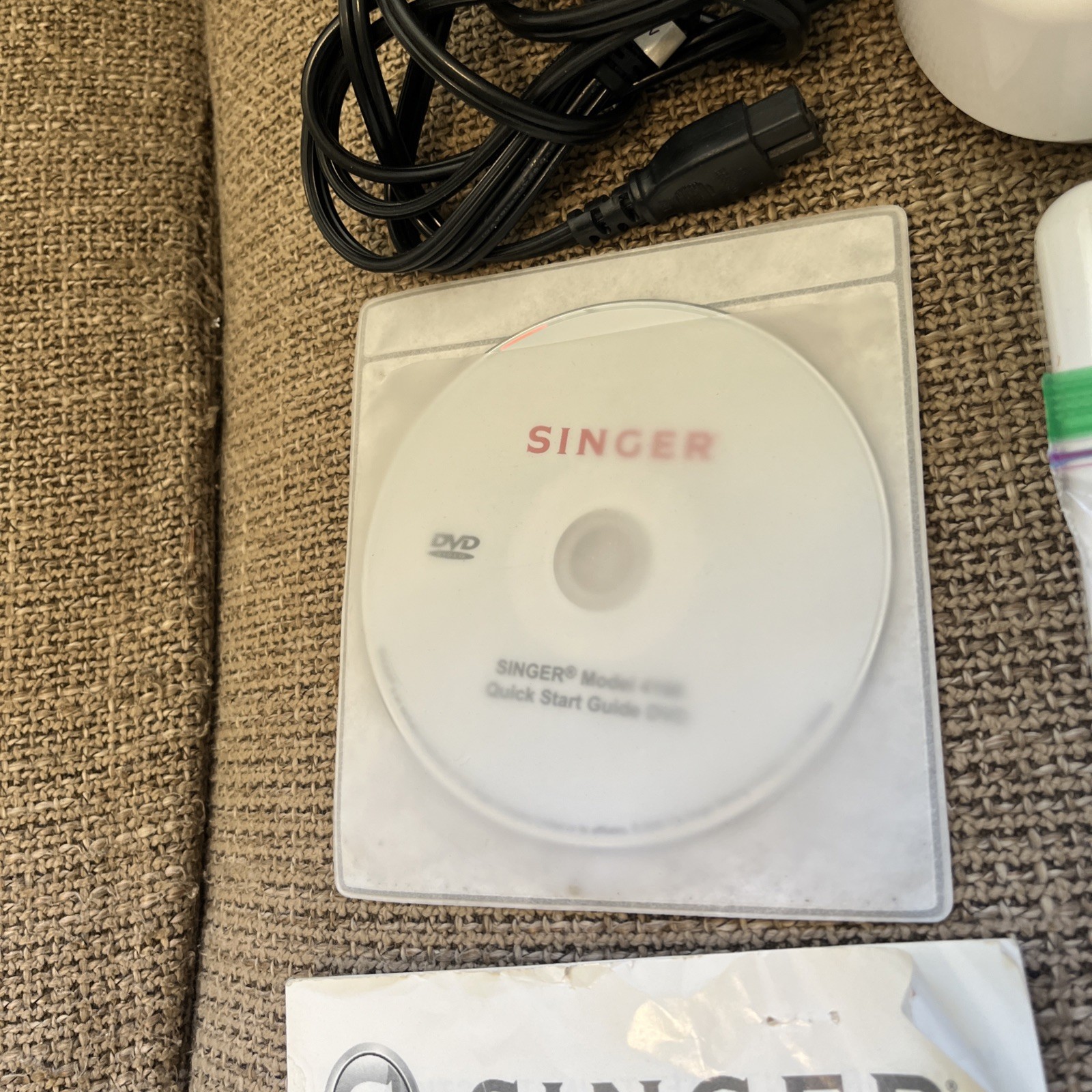 Singer Sewing Machine 4166 White Electronic Control With Accessories ￼